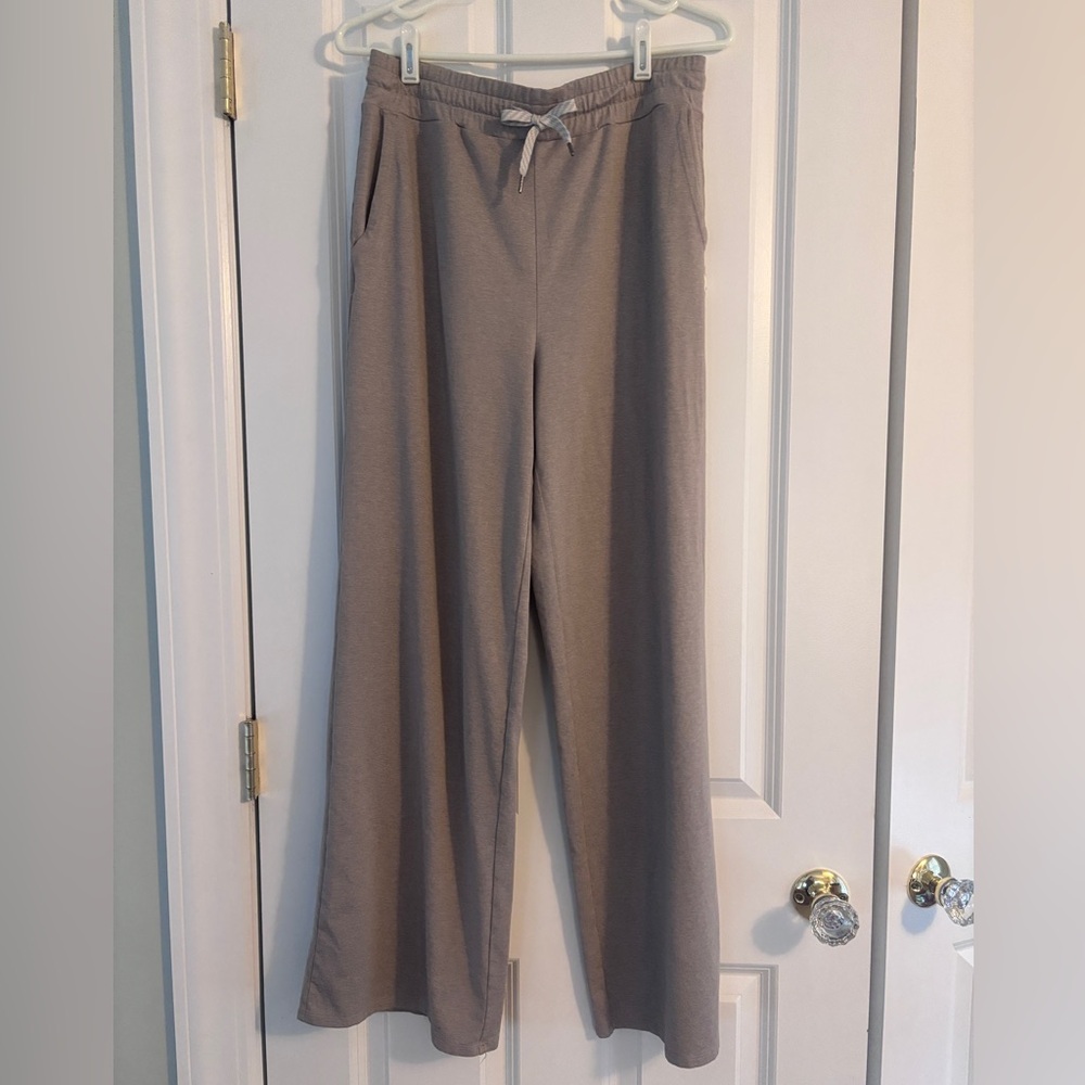 Vuori Halo Essential Wideleg Pant